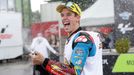 Alex Marquez slaví vítězství v závodě Moto2 ve Velké ceně České republiky