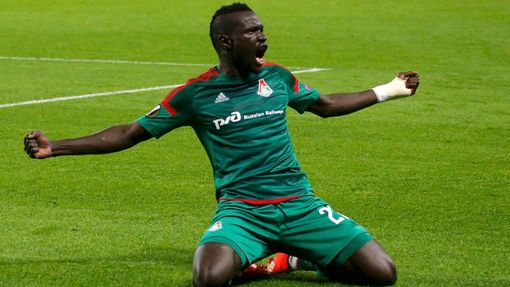Oumar Niasse slaví gól Lokomotivu Moskva