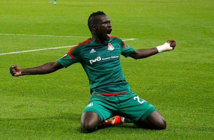 Oumar Niasse slaví gól Lokomotivu Moskva