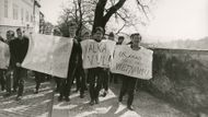 Dagmar Hochová: Studentská demonstrace proti americké agresi ve Vietnamu, Praha 1968