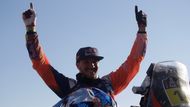 To Brit Sam Sunderland případnou sbírku dakarských trofejí teprve zakládá. Rodák z Dorsetu v sedle KTM vedení uchvátil v páté etapě a od té chvíle nebyl k poražení.