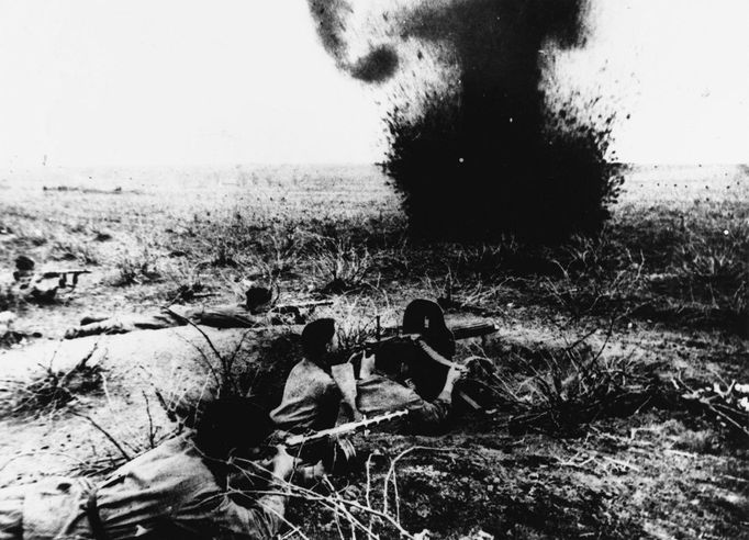 Archivní fotografie z  Kurském oblouku v Rusku, kde se odehrála v červenci 1943 největší tanková bitva druhé světové války. V ní Rudá armáda svaz definitivně zvrátila děn