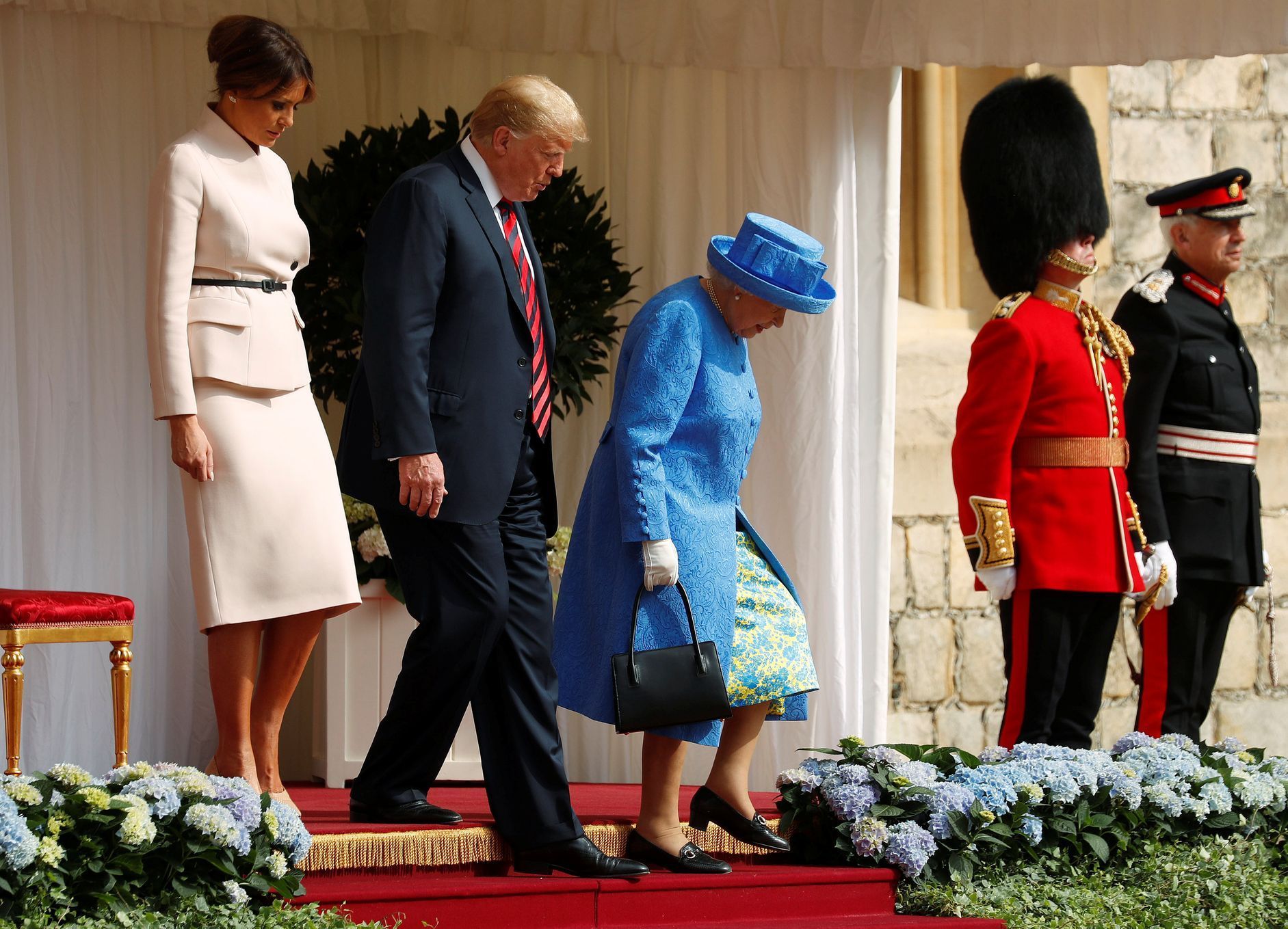 Donald Trump a královna Alžběta