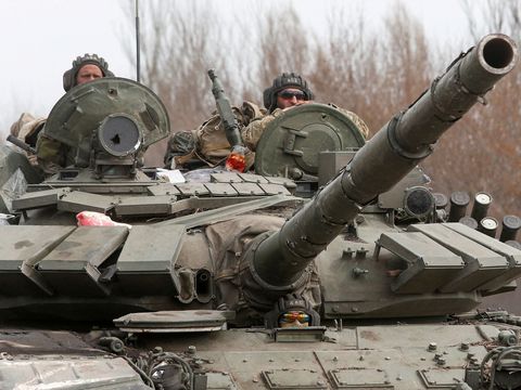 Měli jsme hlad a zrezivělé pušky. Ruský voják detailně popsal boje na Ukrajině