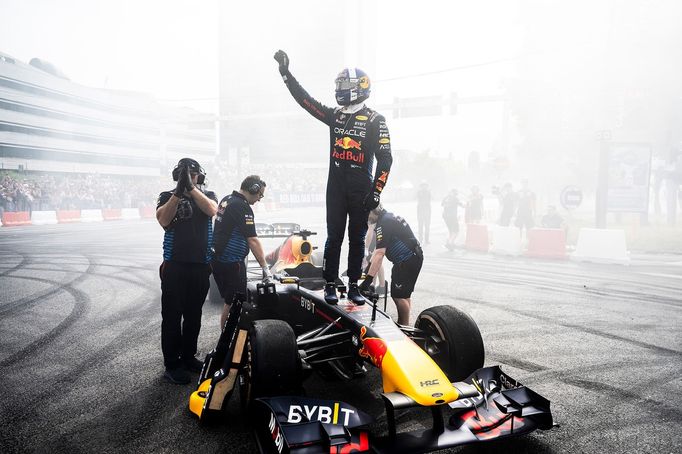 Formule 1 bude jezdit po Praze (Red Bull Showrun 2024)