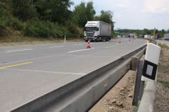 D1 u Velké Bíteše je uzavřena kvůli stavbě mostu