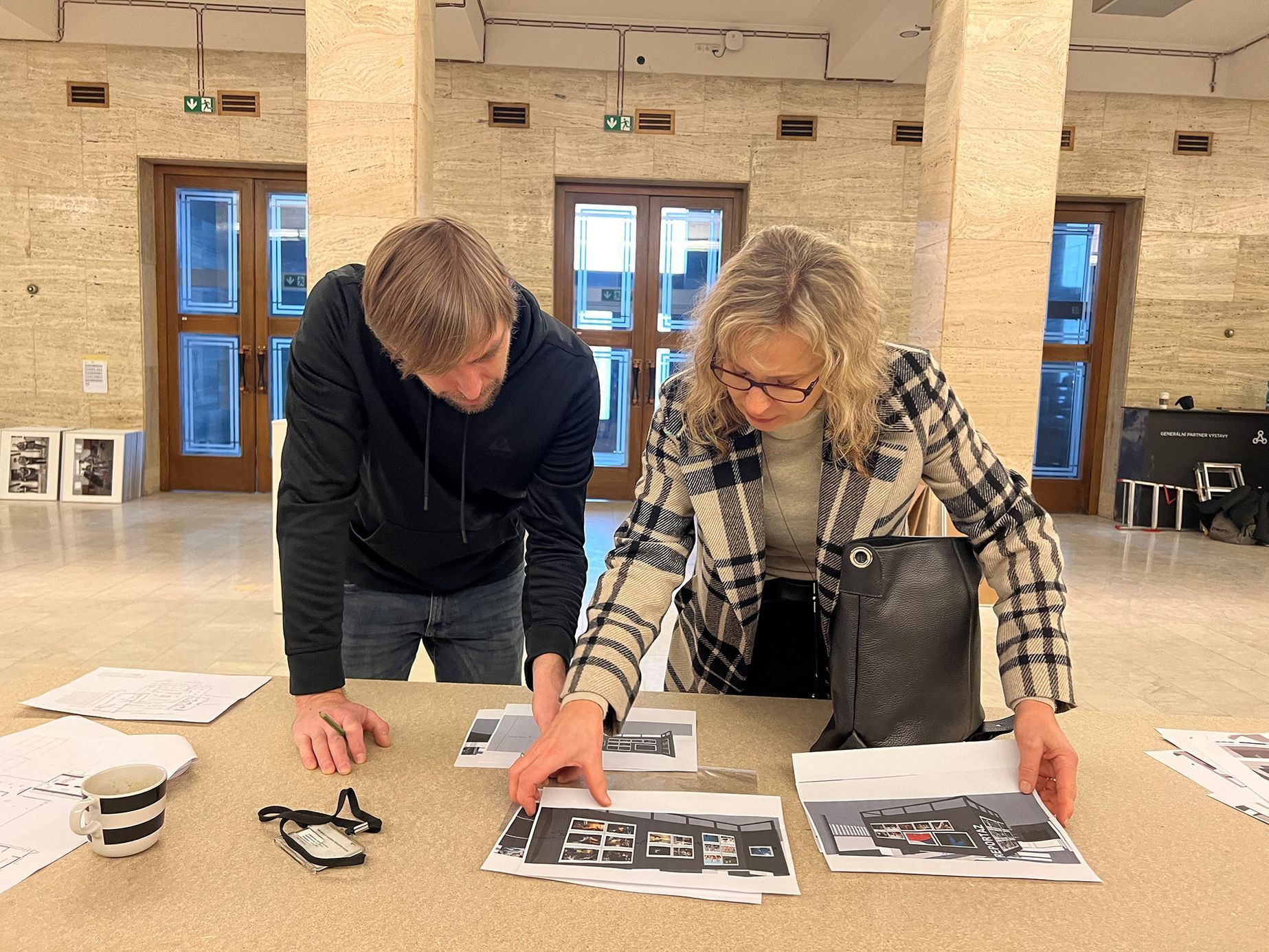 Pohledy do zákulisí soutěže Czech Press Photo (fotografie k podcastu Za závěrkou)
