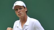 Ano, jediná výhra českého tenisty přišla na Wimbledonu 2010, kde následně hrál Berdych finále s Rafaelem Nadalem (které prohrál). Djokoviče v semifinále ovšem porazil poměrně jednoznačně 6-3, 7-6(9), 6-3. V ostatních zápasech ovšem dominoval Djokovič, který ve zbývajícíh duelech s českým hráčem ztratil dohromady jen tři sety.