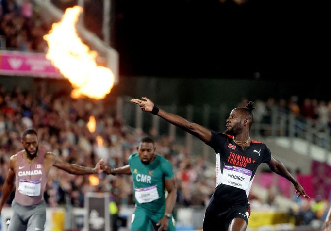 Jereem Richards z Trinidadu a Tobaga po vítězství v běhu na 200 metrů při Hrách Britského společenství