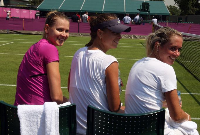 Lucie Šafářová, Petra Cetkovská, Klára Zakopalová