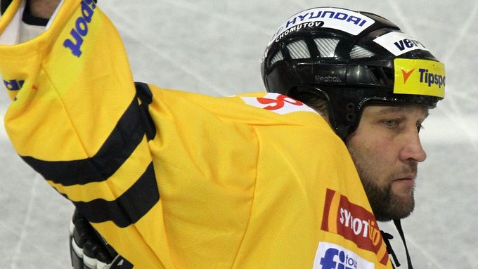 Obránce Jiří Šlégr se po roce a půl vrátil na extraligový led. Musel však přijmout porážku 1:3 od Třince