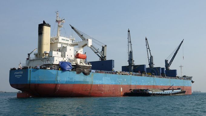 Loď na kterou v únoru zaútočili jemenští povstalci (ilustrační foto).