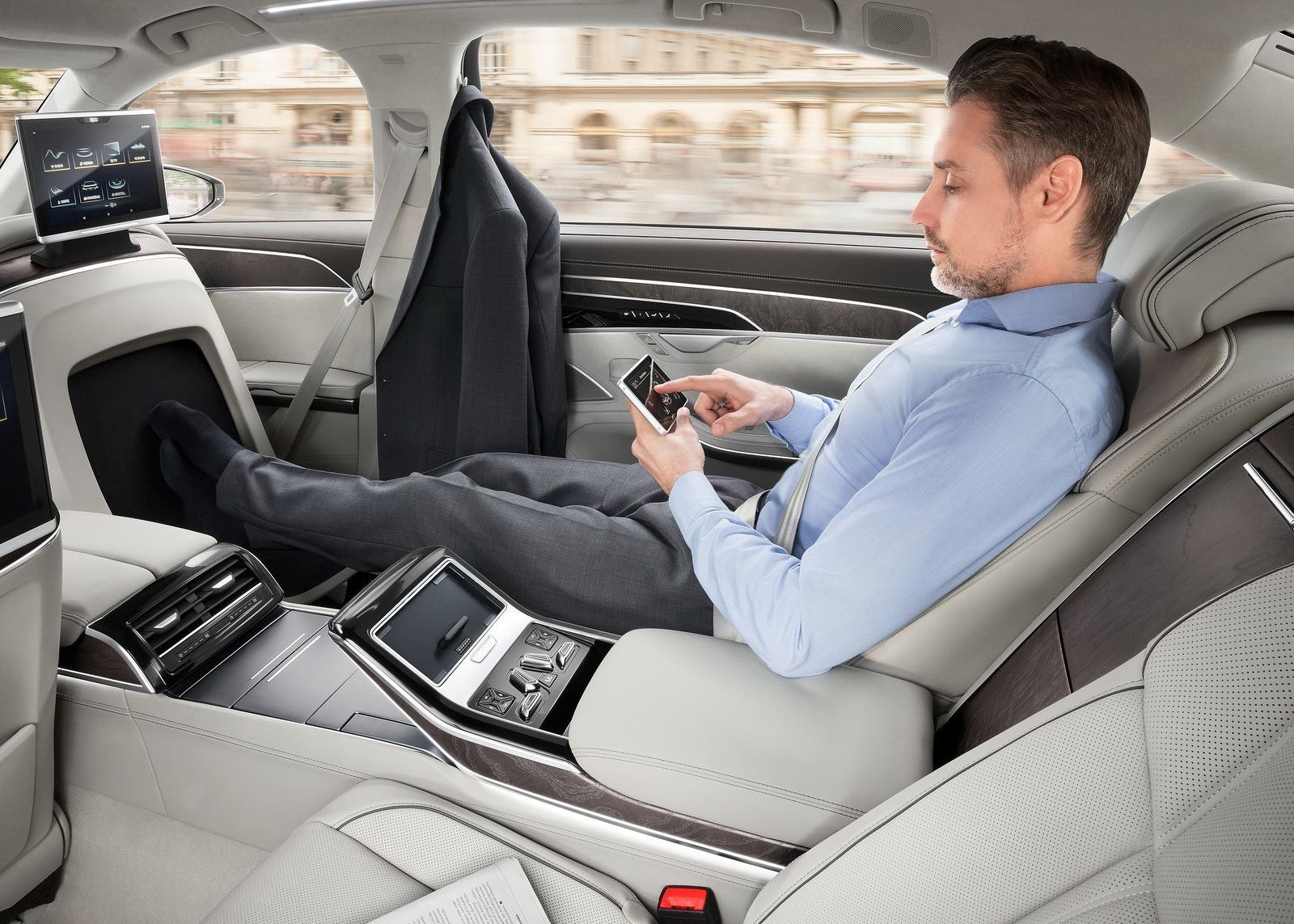 Audi A8 L