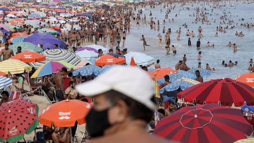 Pláže v Rio de Janeiro během pandemie koronaviru. Únor 2021.
