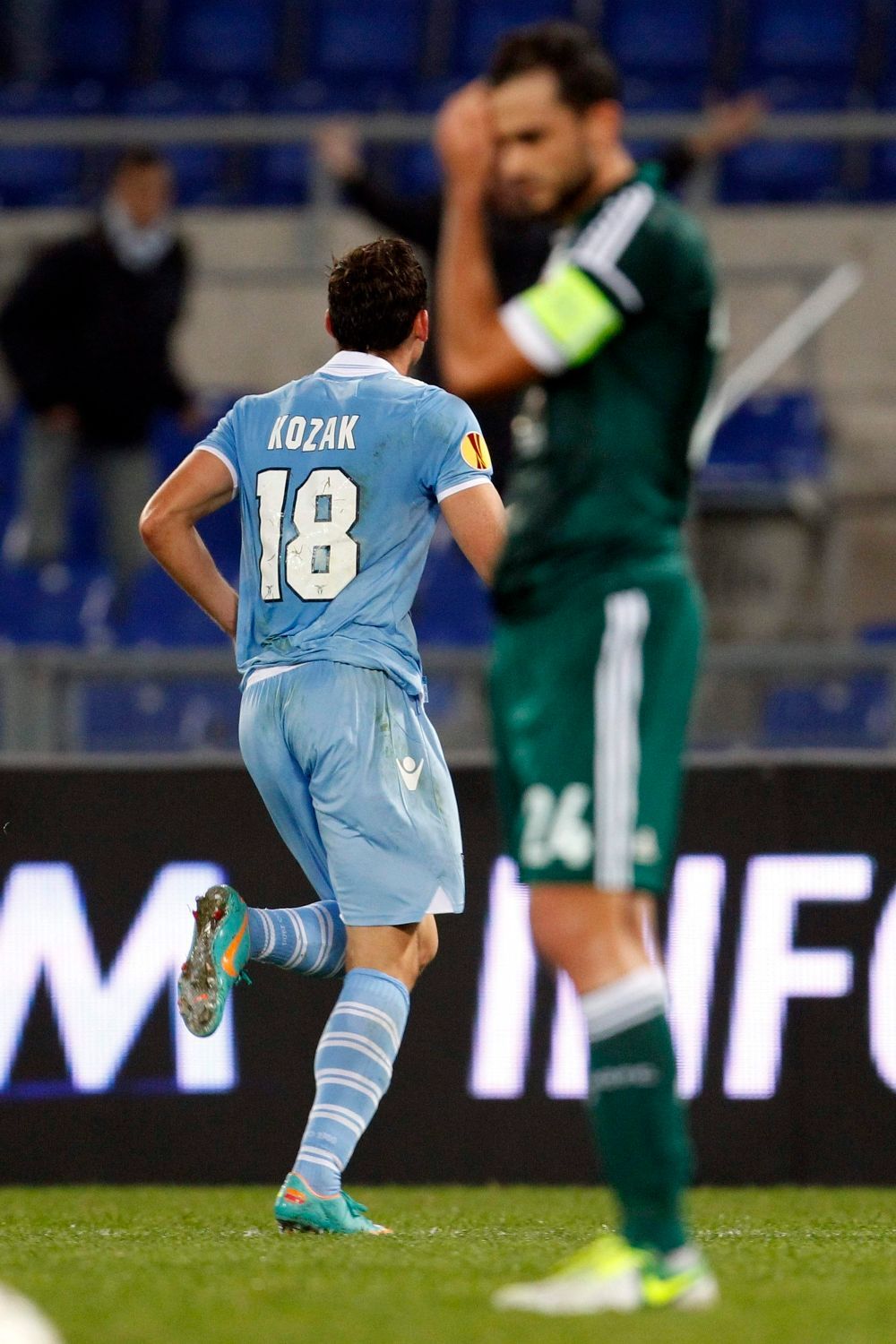 Fotbalista Lazia Řím Libor Kozák v utkání proti Panathinaikosu v Evropské lize 2012/13.