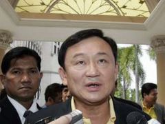 Premiér Tchaksin Šinavatra Thajce rozděluje. Někteří na něj nedají dopustit, jiní ho nenávidí.