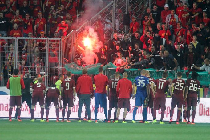 SL, Slavia-Sparta: sparťané zdraví fanoušky