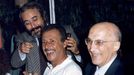 Giovanni Falcone (uprostřed) a Paolo Borsellino (napravo)