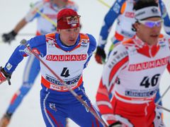 Lukáš Bauer na trati skiatlonu. V bruslařské části se mu nedařilo, dojel až dvacátý pátý.