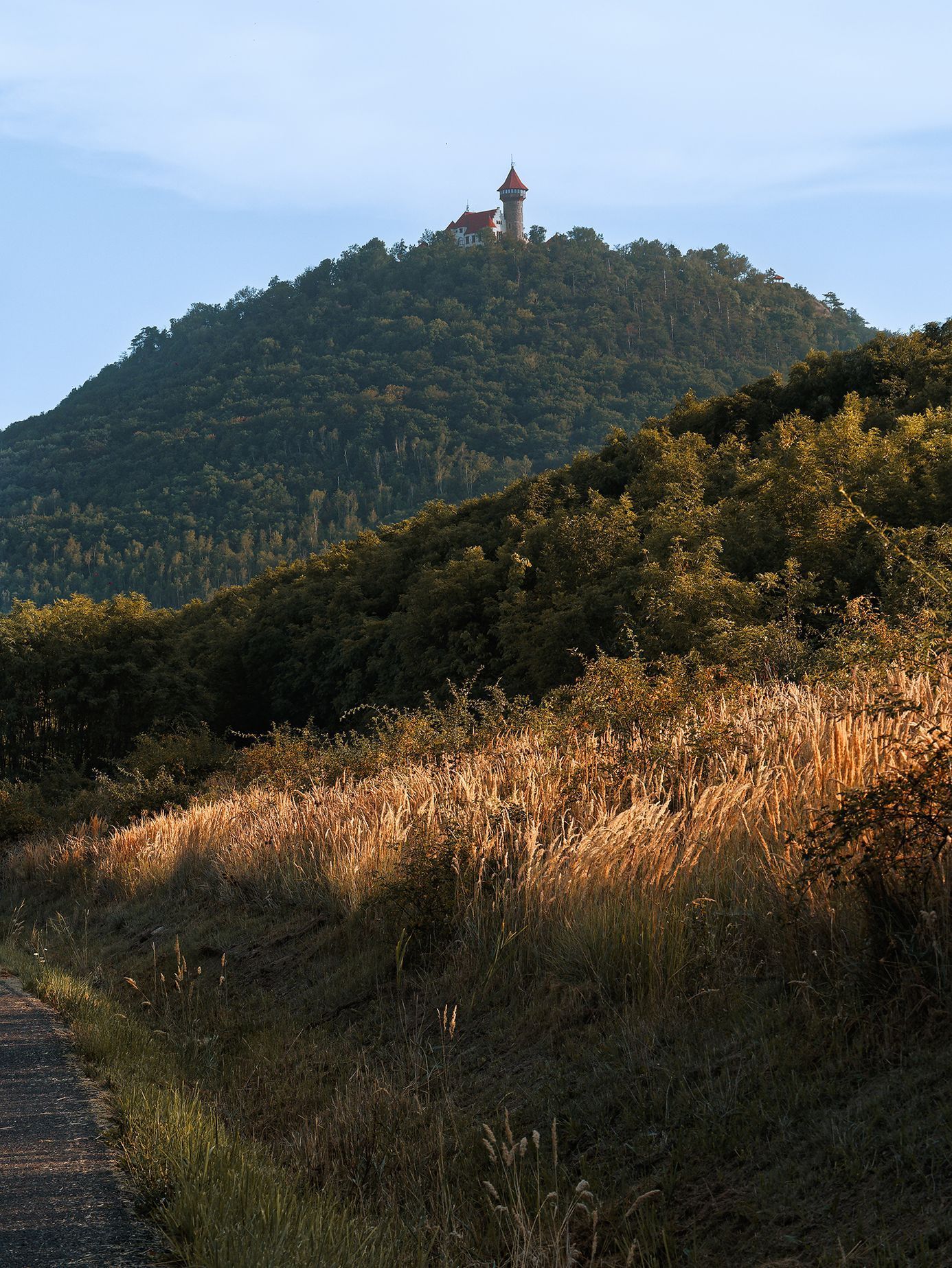 Jezero Most. Rekreační zóna, která vznikla na místě bývalého hnědouhelného dolu