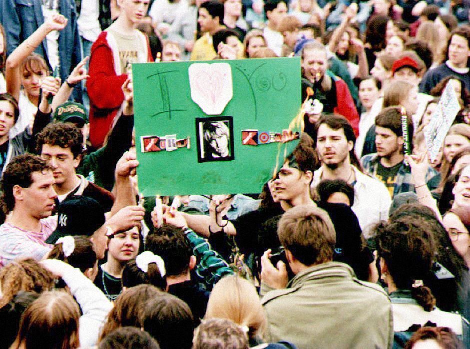 Fotogalerie / Kurt Cobain / Fenomén Kurta Cobaina z Nirvany. Legenda grunge rocku by se dnes dožila 55 let.