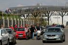 Komu se podařilo zaparkovat, mohl vyrazit. Firma Škoda Auto v sobotu oslavila 20. výročí svého spojení s německým Volkswagenem.