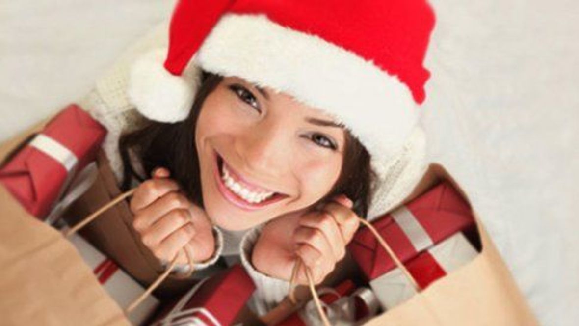 Vánoční dárky z pohodlí domova: tipy na originální e-shopy!