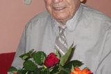 Karel Kašpárek, až do 4. srpna 2013 nejstarší žijící muž v České republice (narozen 1905, zemřel 4. srpna 2013), truhlář. Pochází z Náchoda, kde prožil většinu života. Tatínek zahynul v 1. světové válce, rodina pak žila ve velké bídě. Pracoval jako truhlář, dlouhá léta byl dobrovolným hasičem v náchodské čtvrti Běloves. Až do 90 let pracoval, dodnes si rád povídá s lidmi.