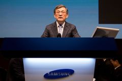 Krize v Samsungu se prohlubuje, šéf překvapivě oznámil rezignaci