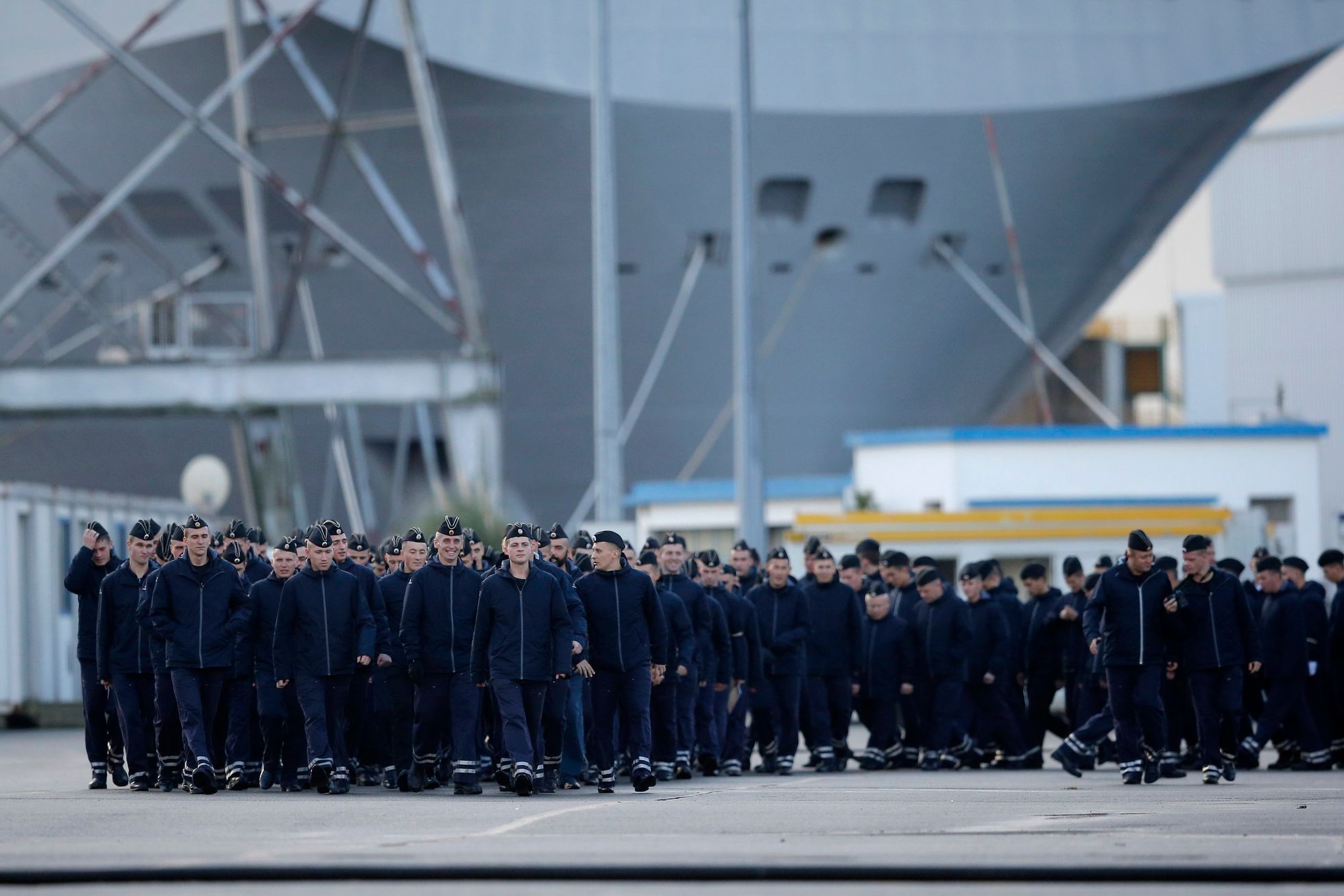 Ruští námořníci opustili Francii, kde se učili s lodí třídy mistral