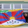 Tibetská vlajka na Parlamentu