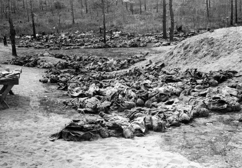 Fotogalerie / Výročí 80 let od masakru v Katyni / Wiki-PB