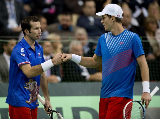 Radek Štěpánek a Tomáš Berdych při čtyřhře ve finále Davis Cupu