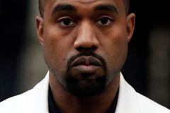 Kanye West zrušil turné a odvezla ho záchranka. Je totálně vyčerpaný, tvrdí jeho tchyně