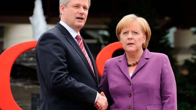 Kanadský premiér Stephen Harper a německá kancléřka Angela Merkelová