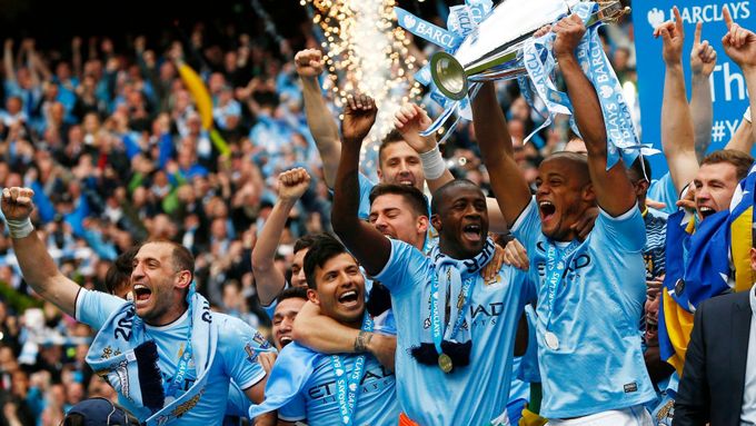 Fotbalisté Manchesteru City slaví anglický titul