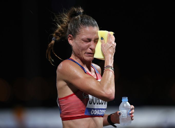 Marcela Joglová při maratonu na MS v atletice v Dauhá.