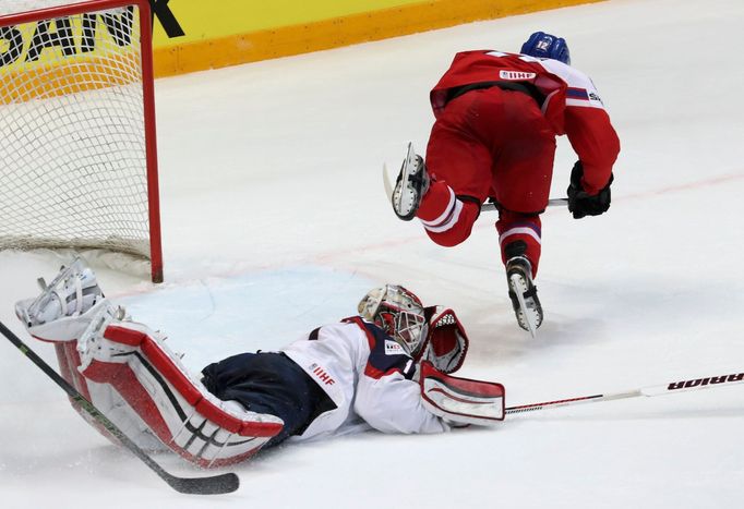 MS 2016, Česko-USA: Radek Faksa - Keith Kinkaid