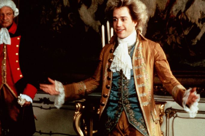 Jan Pohan a Tom Hulce jako Wolfgang Amadeus Mozart.