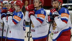 Smutní ruští hokejisté Ovečkin, Plotnikov a Antipin po finále MS 2015