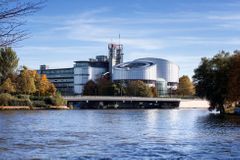 Soud ve Štrasburku zamítl stížnost úředníka z ministerstva obrany kvůli odebrané prověrce