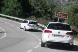 Během testovacích jízd se občas na španělských silnicích vytvořila menší kolona passatů