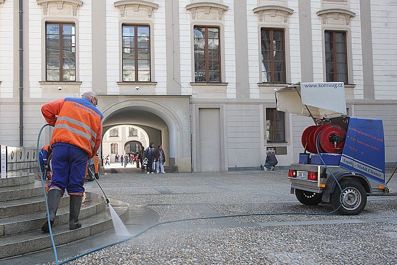 Hradčanské náměsí dva dny před Obamovou návštěvou