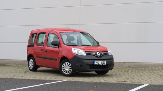 Chcete levné rodinné auto? Slevte z pohodlí. Ojetý Renault Kangoo stojí čtvrt milionu