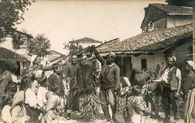 Paparuga - rituál přivolávání deště, Prilep 1917.