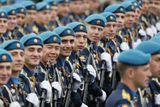 Rusko si připomíná Den vítězství tradiční velkolepou vojenskou přehlídkou.
