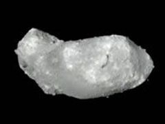Asteroidy nacházející se na drahách, na nichž by se mohly střetnout se Zemí, jsou možná méně nebezpečné, než se dříve myslelo.