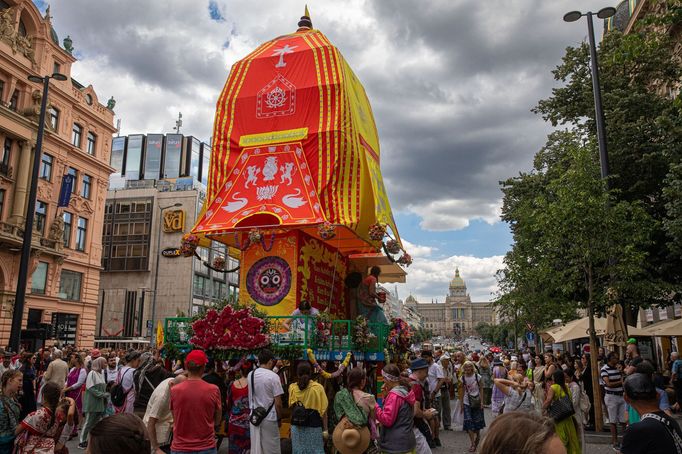 Indický festival vozů Rathayatra hnutí Hare Krišna.