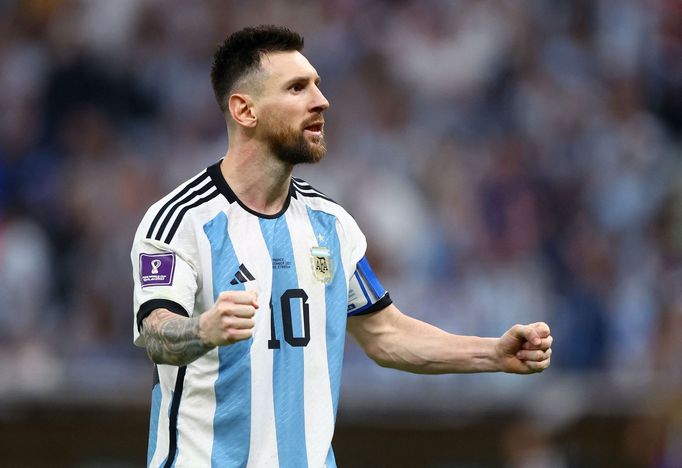 Finále MS ve fotbale 2022, Argentina - Francie: Lionel Messi slaví gól při penaltovém rozstřelu.