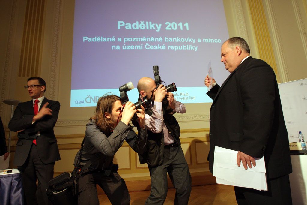 ČNB ukázala padělky za rok 2011
